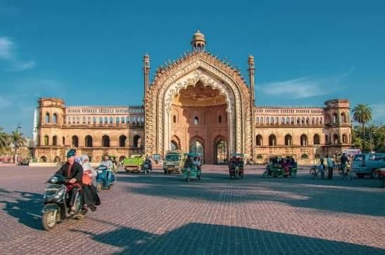 Rumi Darwaza, Lucknow